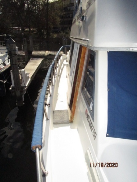 1981 Prairie Boat Works "36" Double Cabin