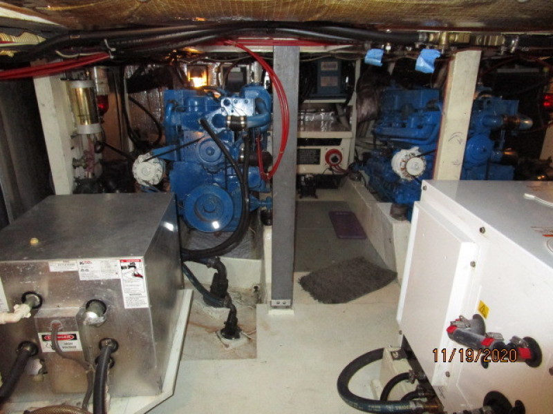 1981 Prairie Boat Works "36" Double Cabin