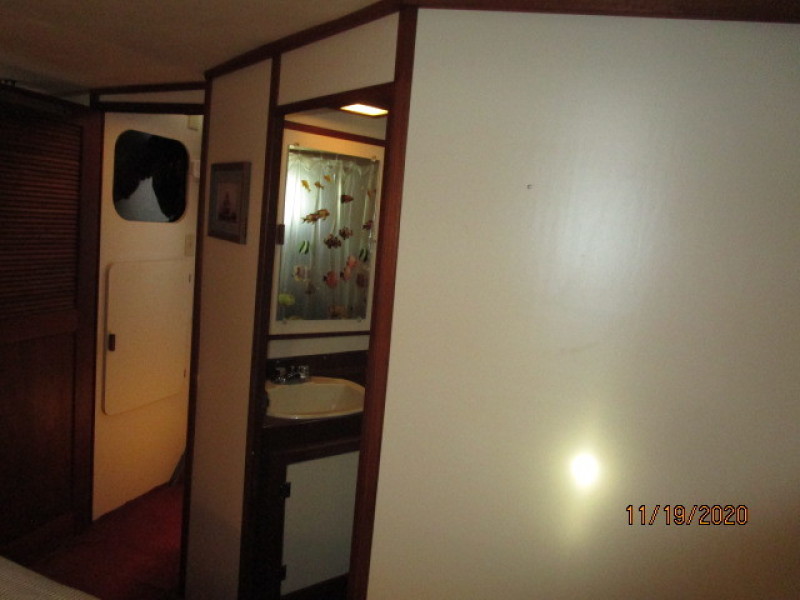 1981 Prairie Boat Works "36" Double Cabin