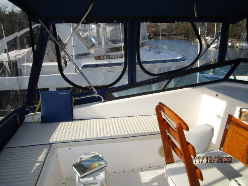 1981 Prairie Boat Works "36" Double Cabin