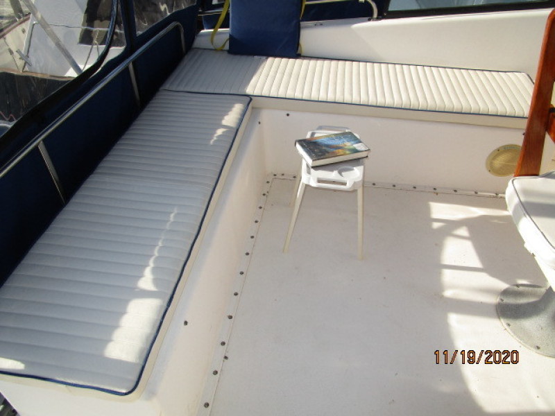 1981 Prairie Boat Works "36" Double Cabin