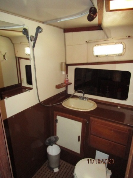 1981 Prairie Boat Works "36" Double Cabin