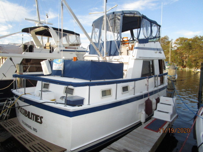 1981 Prairie Boat Works "36" Double Cabin