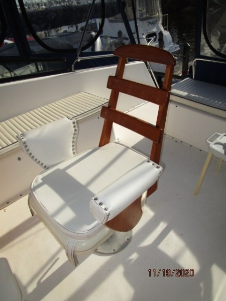 1981 Prairie Boat Works "36" Double Cabin