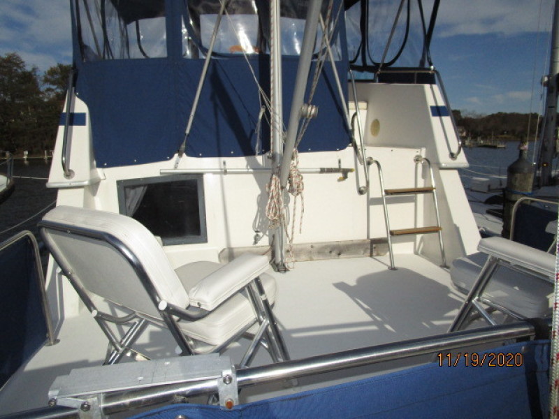 1981 Prairie Boat Works "36" Double Cabin
