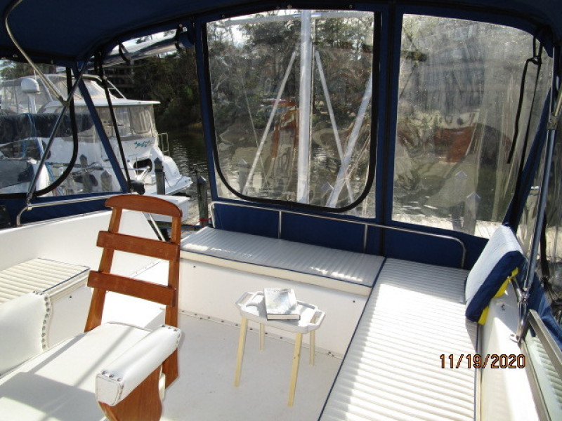 1981 Prairie Boat Works "36" Double Cabin