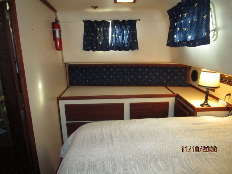 1981 Prairie Boat Works "36" Double Cabin