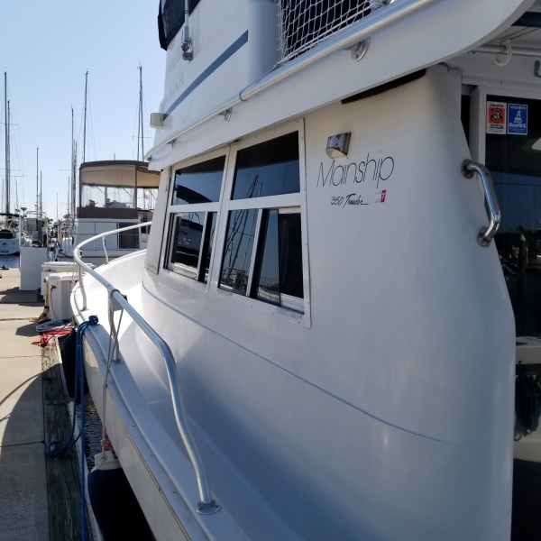 1998 Mainship 350
