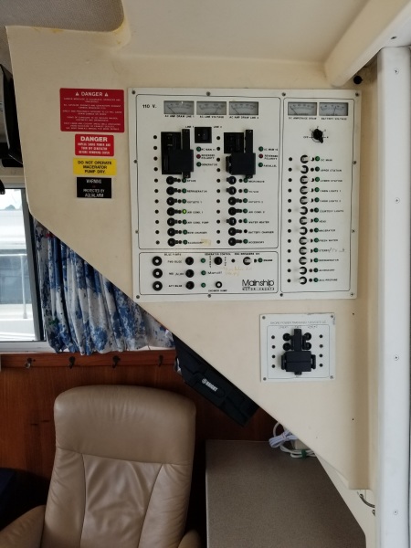 1998 Mainship 350