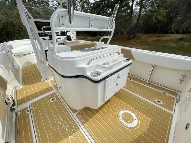 24ft Edgewater Yacht For Sale