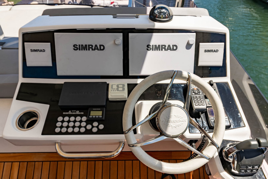 52' 2018 Sunseeker Manhattan