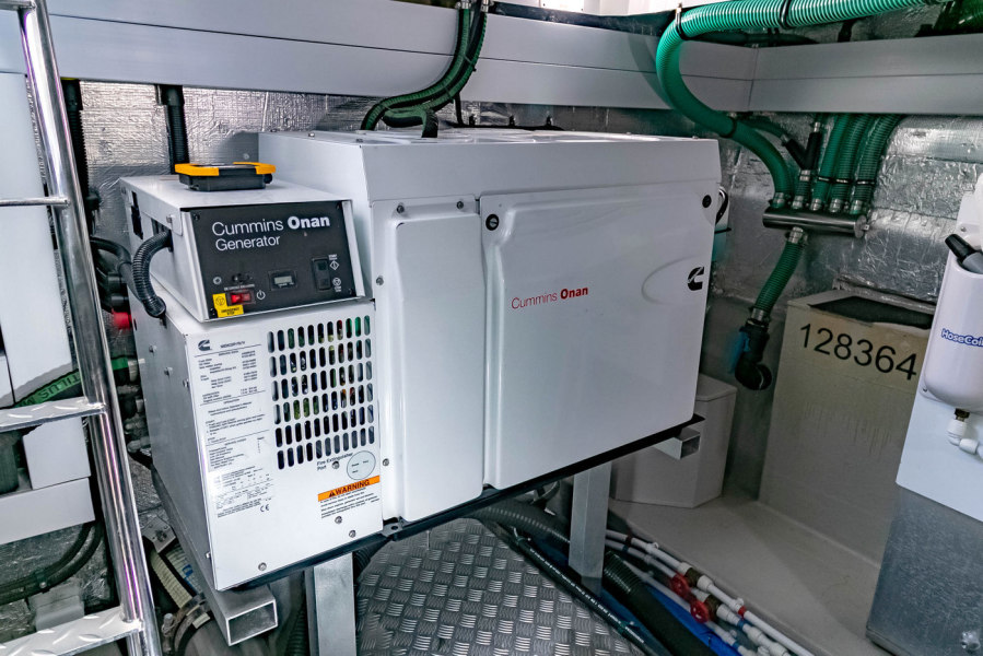 52' 2018 Sunseeker Manhattan