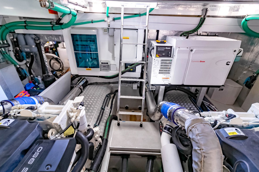 52' 2018 Sunseeker Manhattan