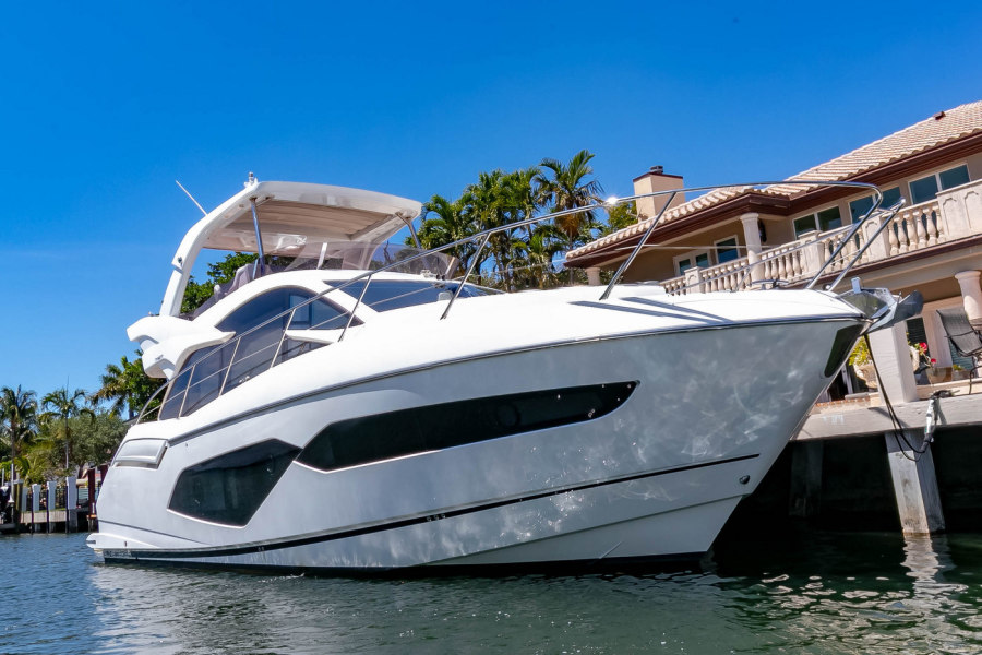 52' 2018 Sunseeker Manhattan