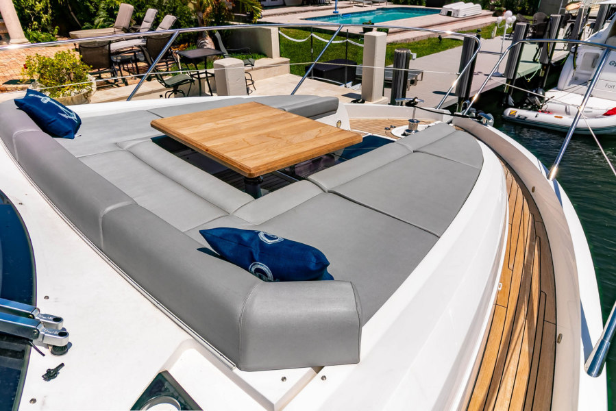 52' 2018 Sunseeker Manhattan