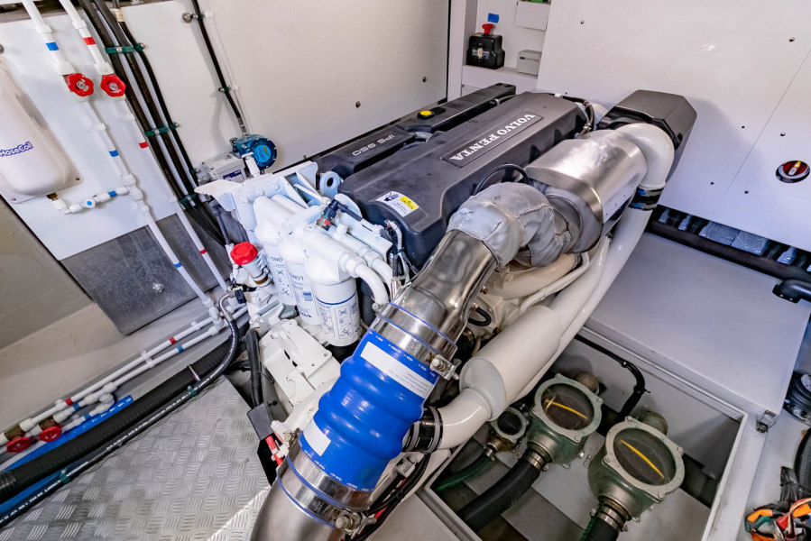 52' 2018 Sunseeker Manhattan