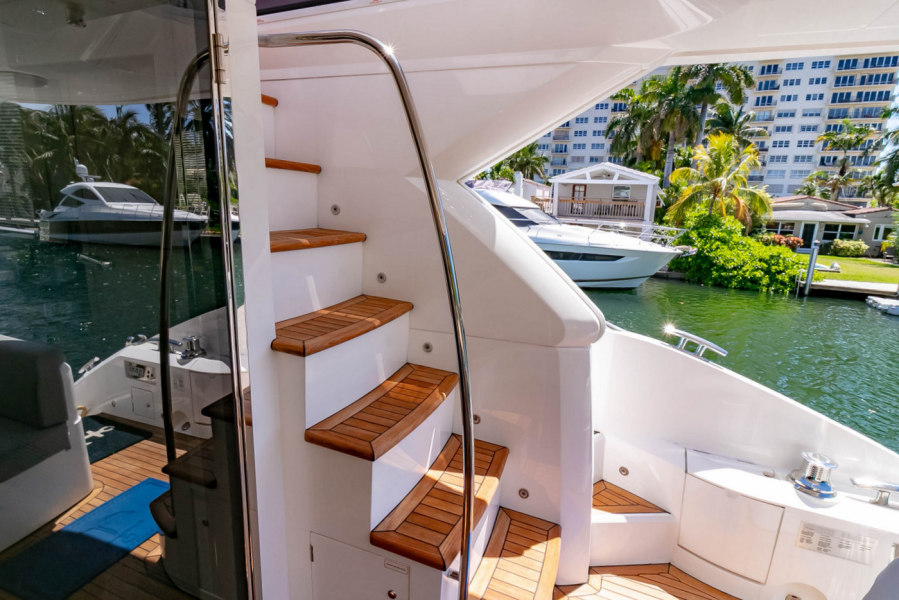 52' 2018 Sunseeker Manhattan