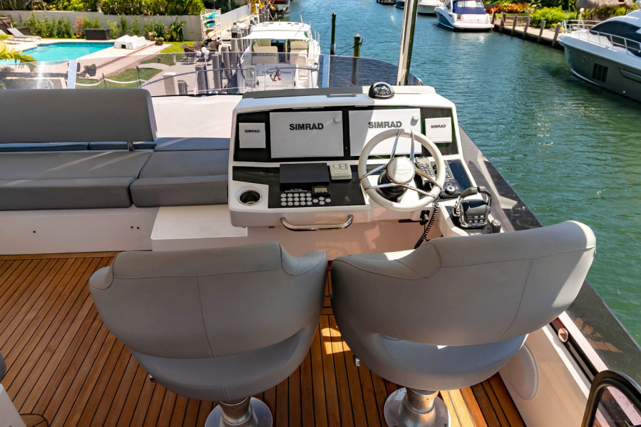 52' 2018 Sunseeker Manhattan