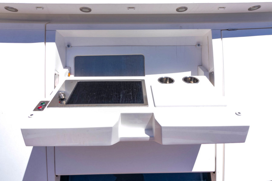 52' 2018 Sunseeker Manhattan