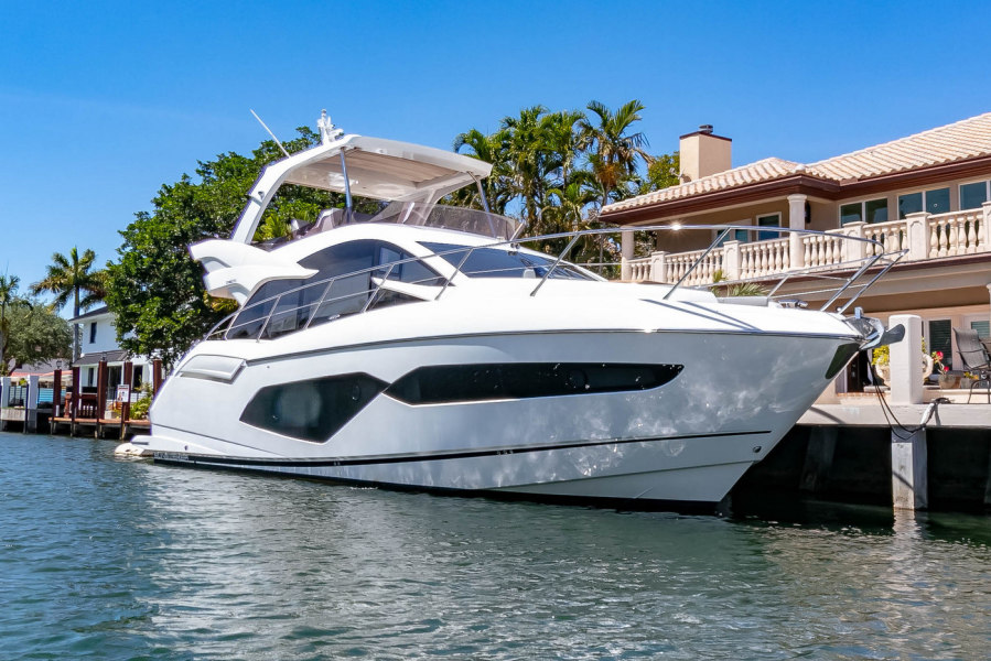 52' 2018 Sunseeker Manhattan