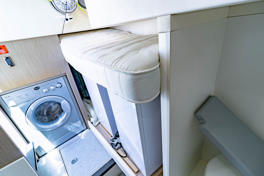 52' 2018 Sunseeker Manhattan