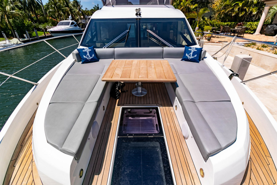 52' 2018 Sunseeker Manhattan