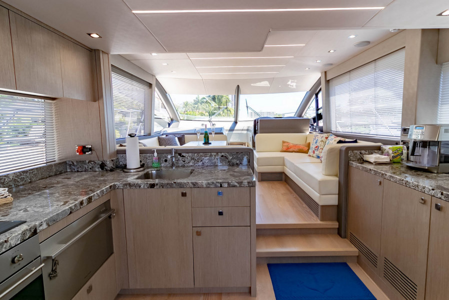 52' 2018 Sunseeker Manhattan