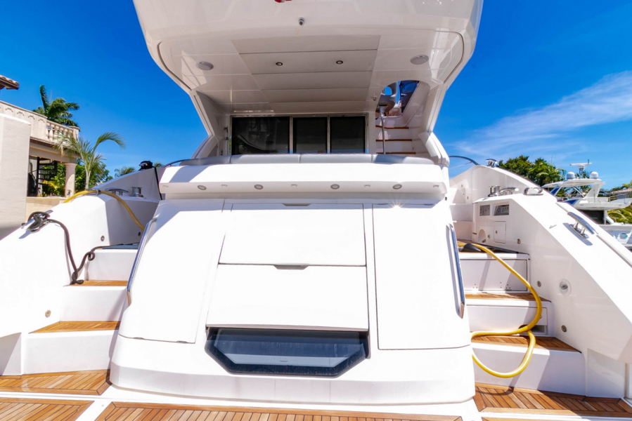 52' 2018 Sunseeker Manhattan