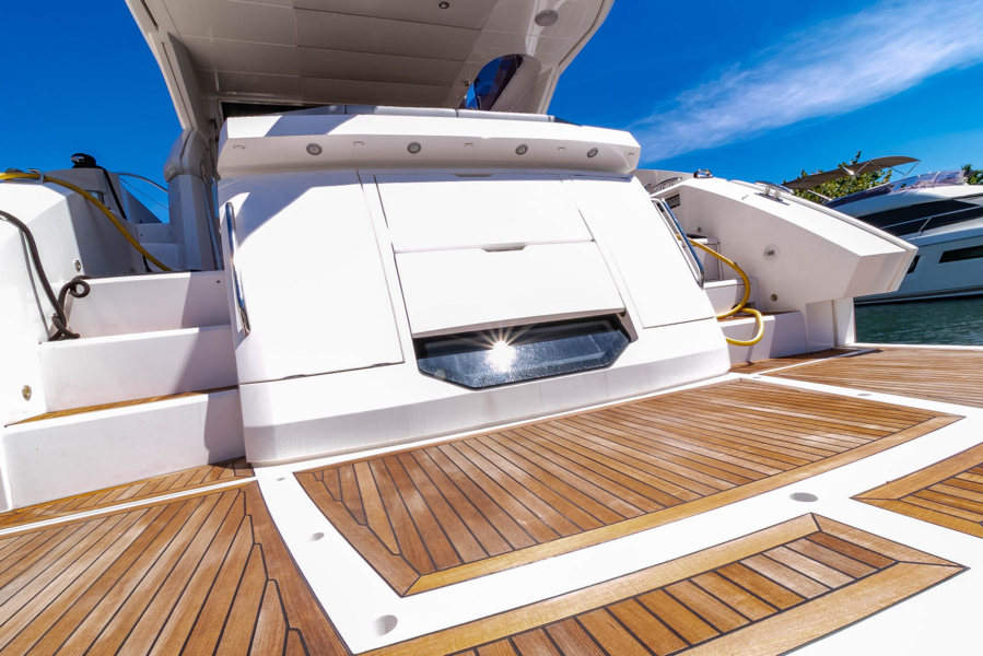 52' 2018 Sunseeker Manhattan