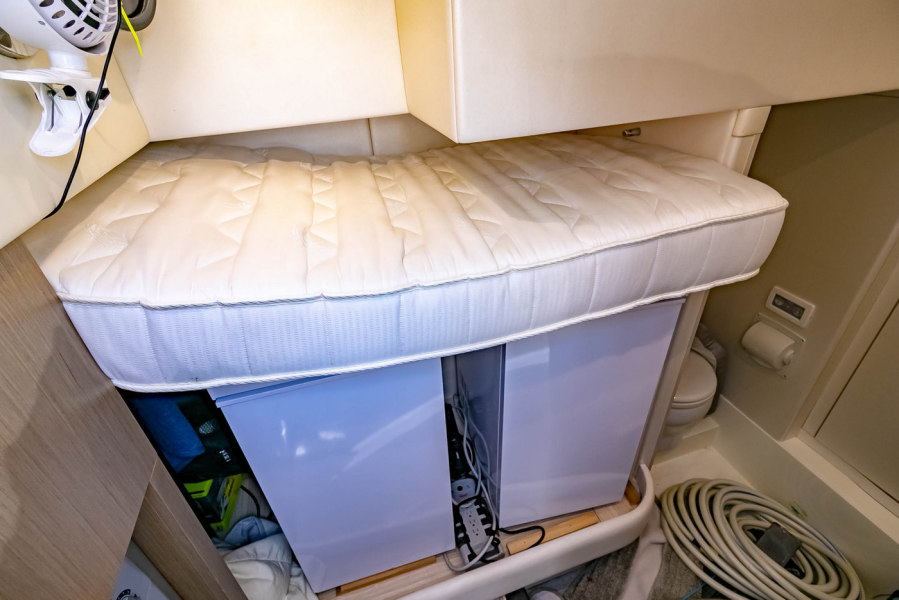 52' 2018 Sunseeker Manhattan