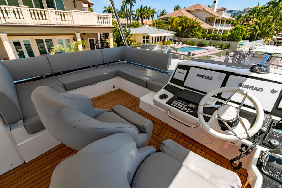 52' 2018 Sunseeker Manhattan