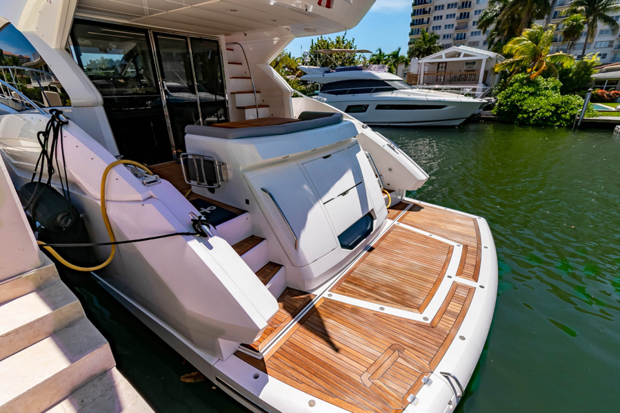52' 2018 Sunseeker Manhattan