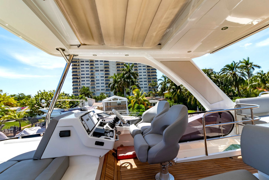 52' 2018 Sunseeker Manhattan