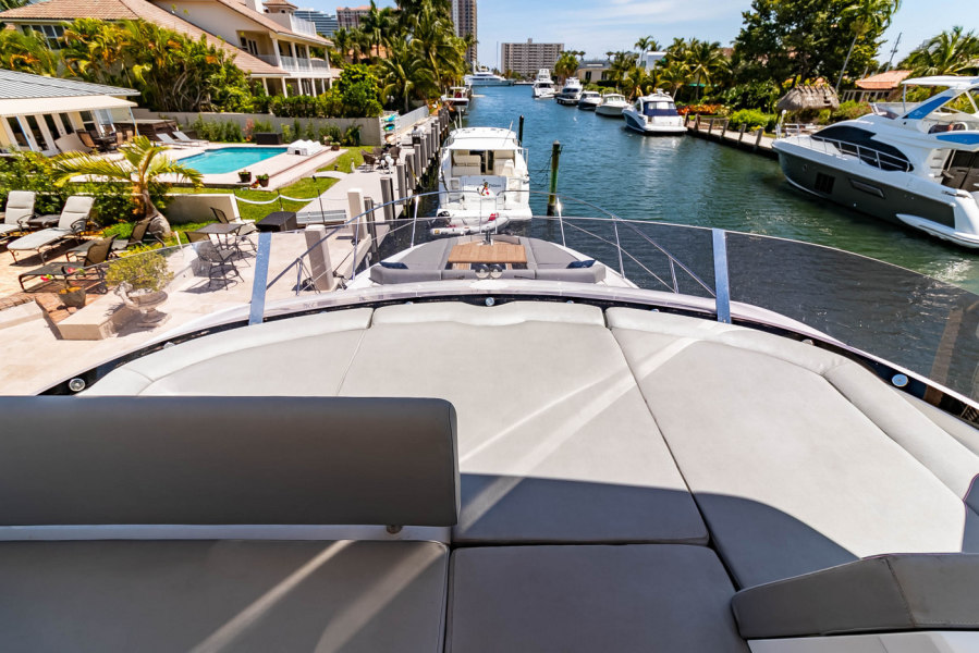 52' 2018 Sunseeker Manhattan