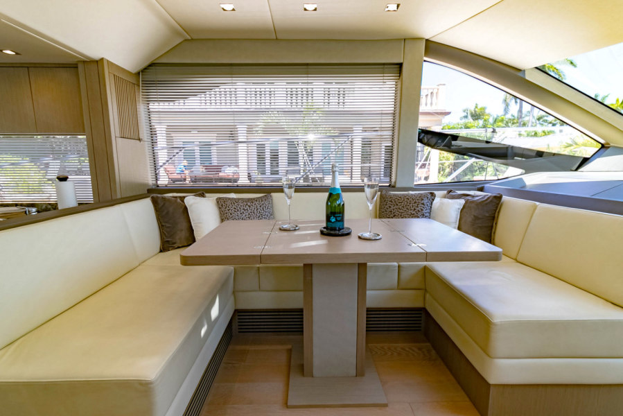 52' 2018 Sunseeker Manhattan