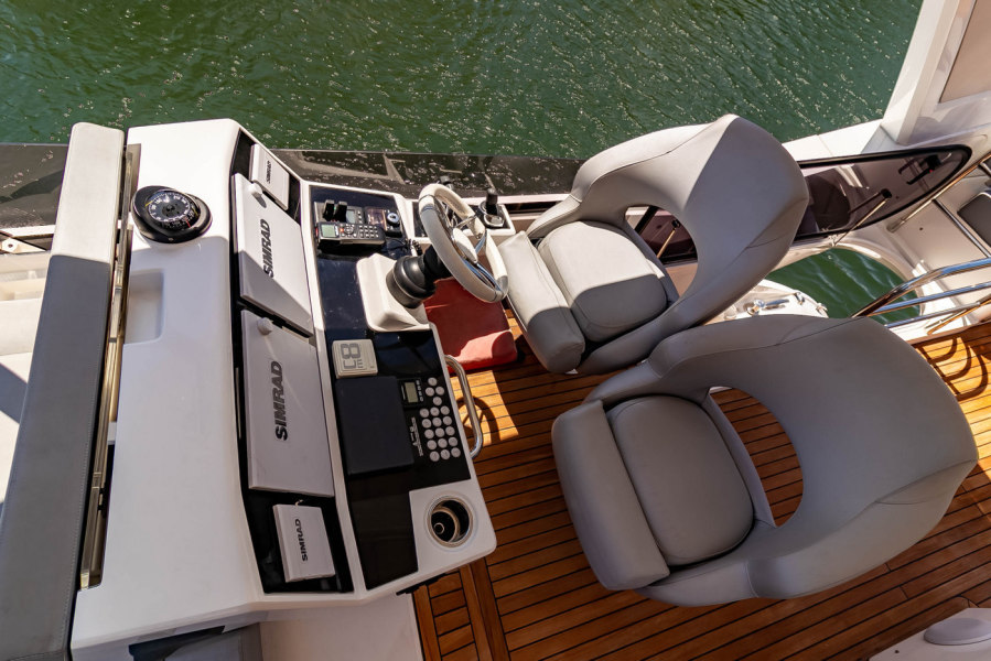 52' 2018 Sunseeker Manhattan