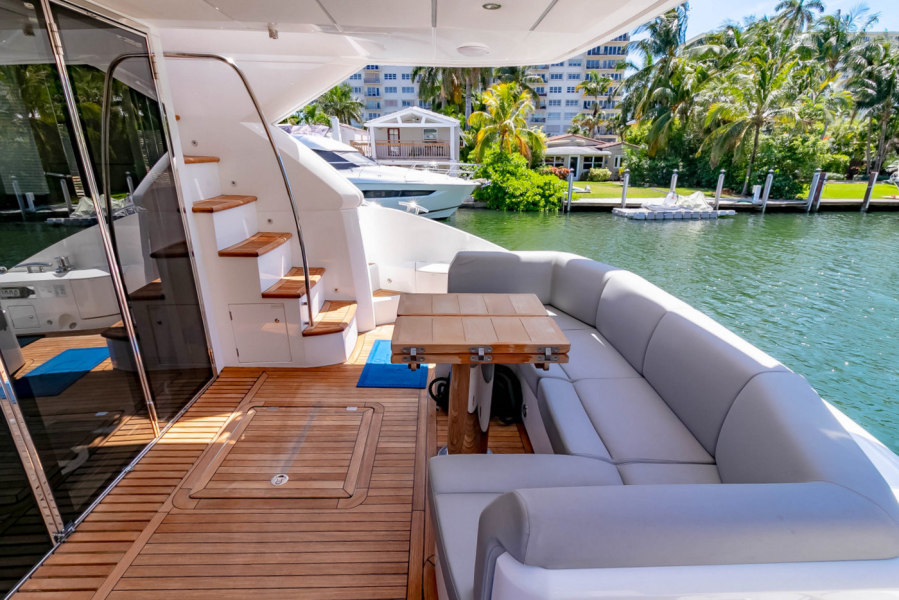 52' 2018 Sunseeker Manhattan