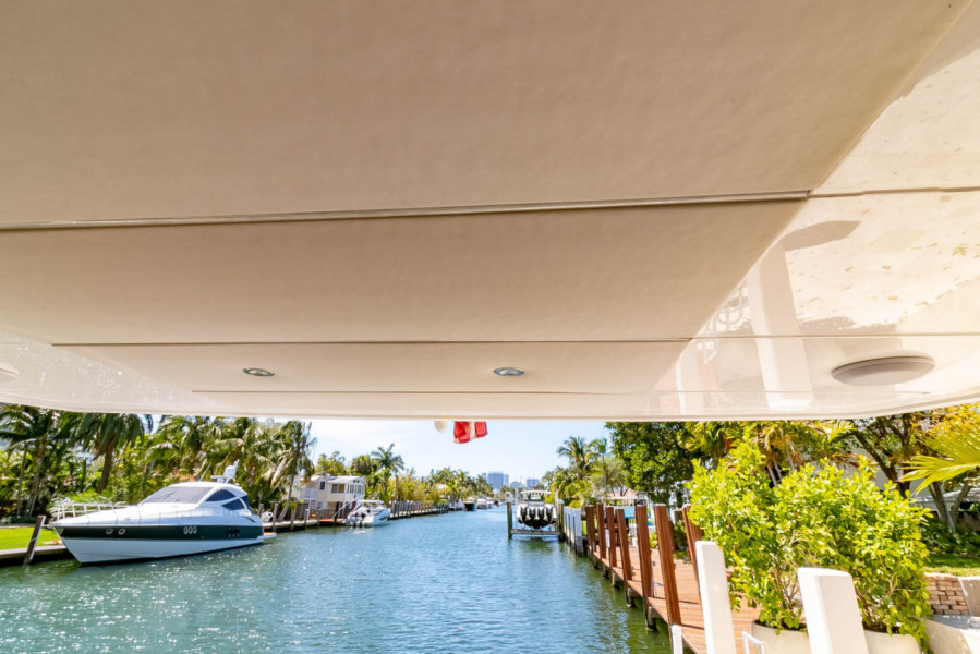 52' 2018 Sunseeker Manhattan