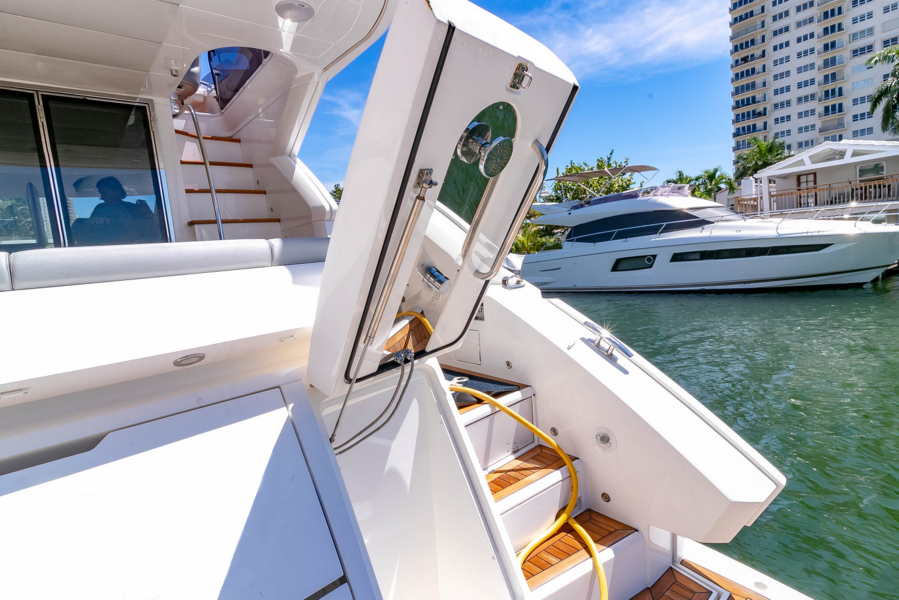 52' 2018 Sunseeker Manhattan