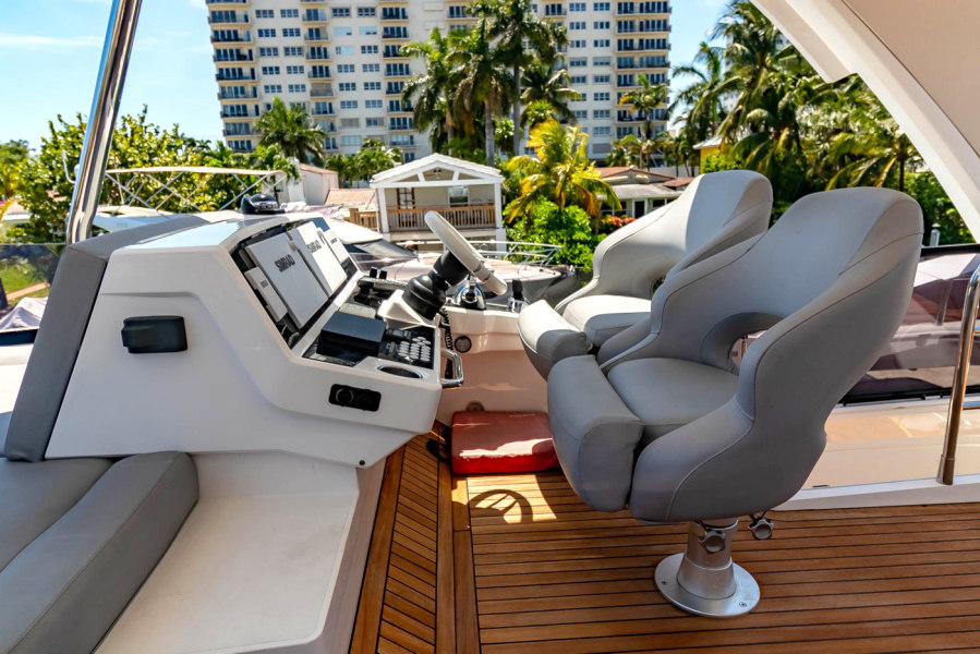 52' 2018 Sunseeker Manhattan