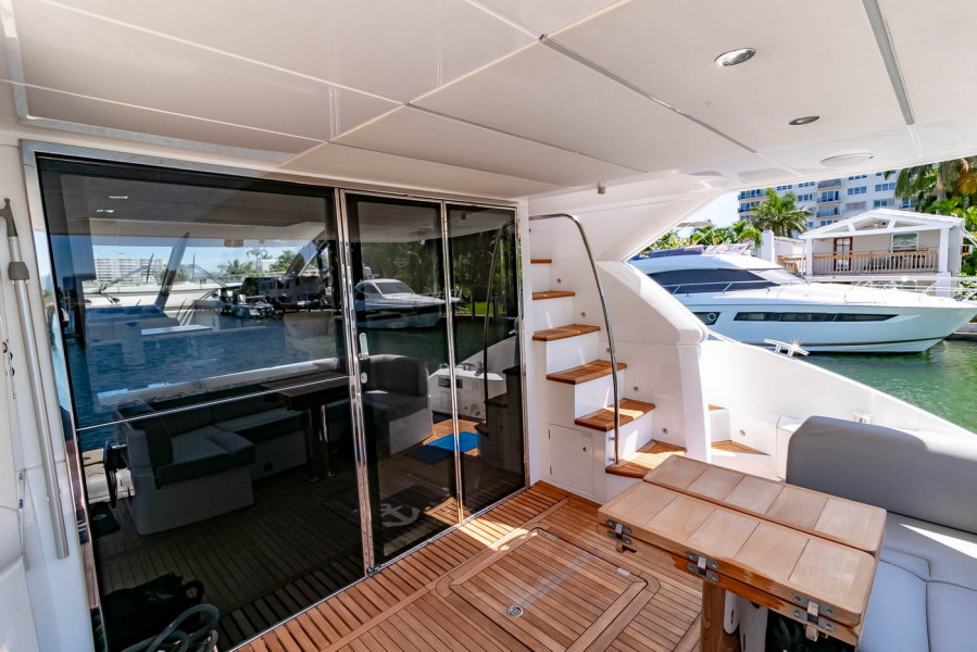 52' 2018 Sunseeker Manhattan