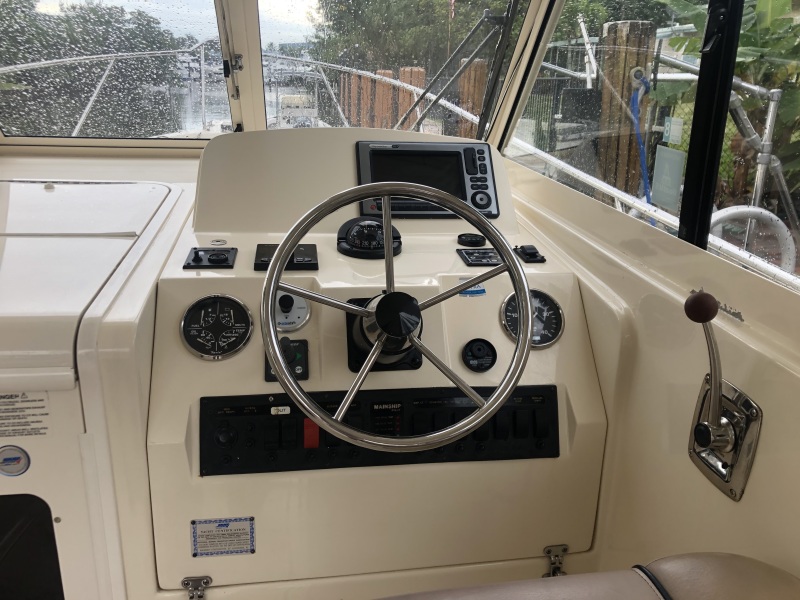 2009 Mainship "31" Pilot 31