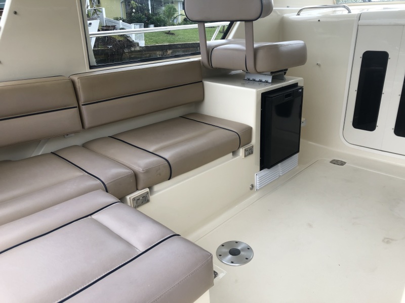 2009 Mainship "31" Pilot 31