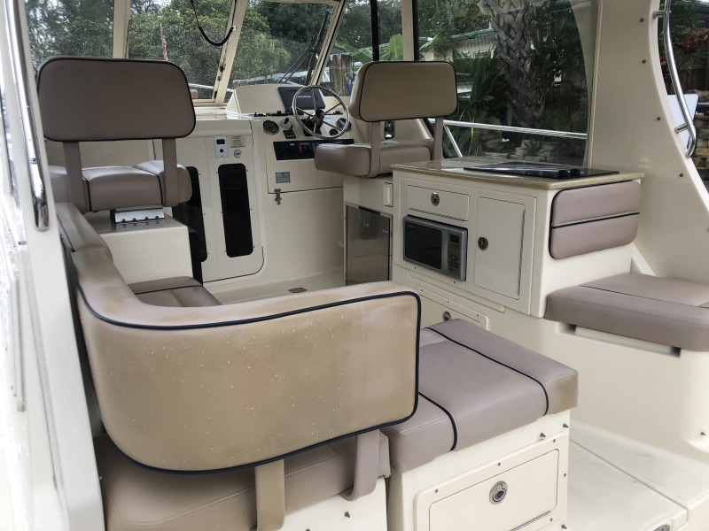 2009 Mainship "31" Pilot 31