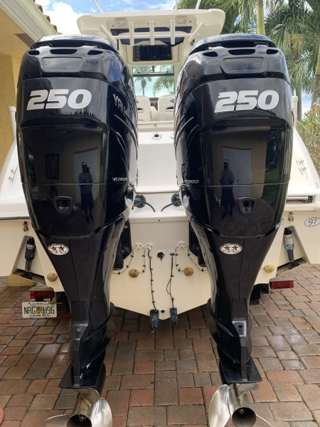28' 2009 Boston Whaler 280 Outrage