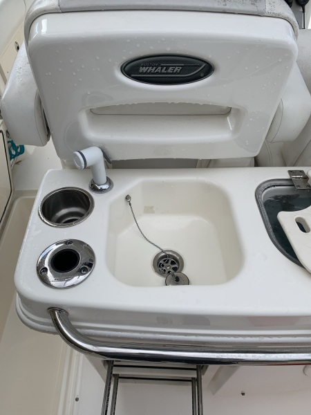 28' 2009 Boston Whaler 280 Outrage