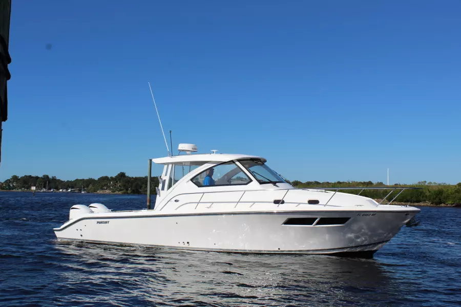 2016 Pursuit 355 OS
