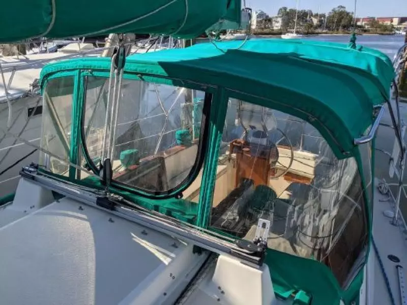 33ft Caliber Yacht For Sale