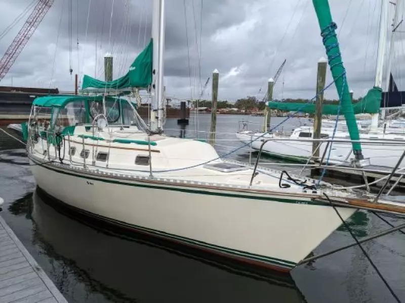 33ft Caliber Yacht For Sale