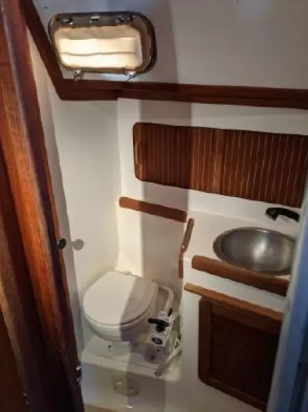 33ft Caliber Yacht For Sale